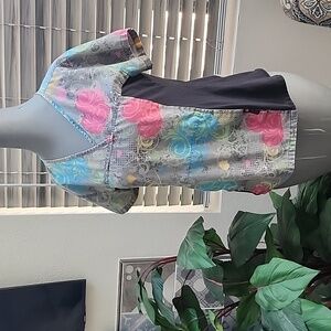 Scrub top size small hearts